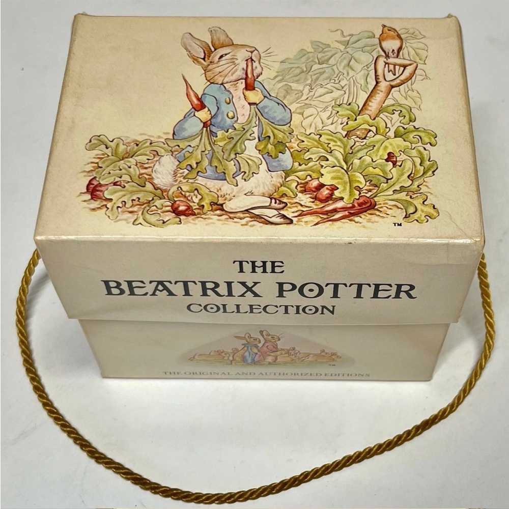 Beatrix Potter The Tale of Peter Rabbit Mini Book with Decorative Box - Cream